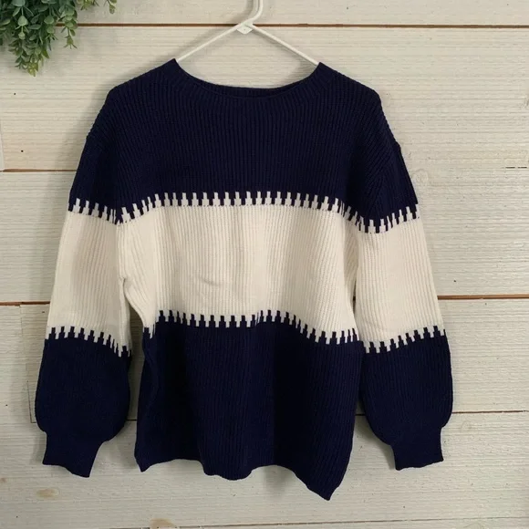 *NEW* Navy and White Women's Sweater. Size Large - Picture 1 of 11